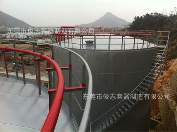 油罐現場施工狀況